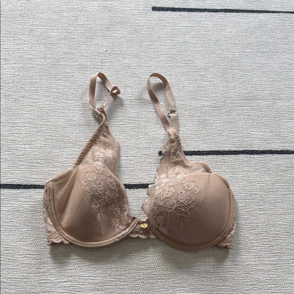 Natori Lace Underwire Bra in Tan